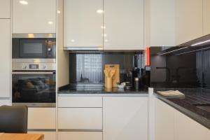 Alameda 74 Luxury Apartment & Parking by Home Sweet Home Aveiro