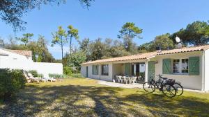 Villas Charmante location sous les pins, proche de la plage : photos des chambres