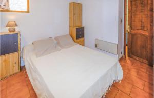 Appartements Awesome apartment in Propriano with 1 Bedrooms and Outdoor swimming pool : photos des chambres