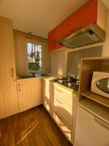 Three-Bedroom Mobile Home room in Résidence Les Pavillons du Golfe