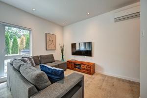 Amazing 2BR condo with private terrace presented by TripMontreal II