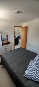 Apartamento hermoso junto a la praia