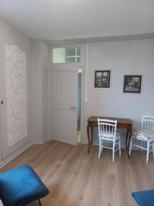 B&B / Chambres d'hotes L'Eglantyne : Chambre Familiale