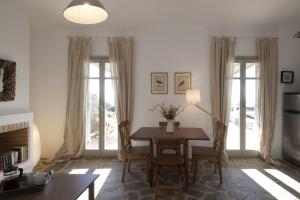 Kallisti Myrtia · Idyllic Holiday Villa - Views, Garden, nr Beach