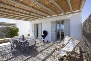 Kallisti Myrtia · Idyllic Holiday Villa - Views, Garden, nr Beach