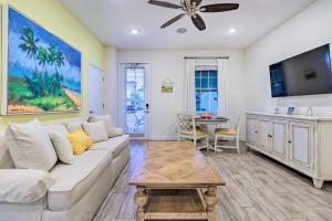 Tropical Cottage with Hot Tub Near Disney!