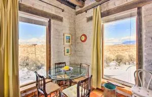 Casita Vacation Rental Near Taos with Patio! - Taos Junction