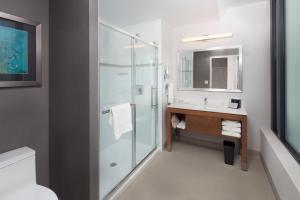 Holiday Inn Hotel & Suites - Montreal Centre-ville Ouest by IHG