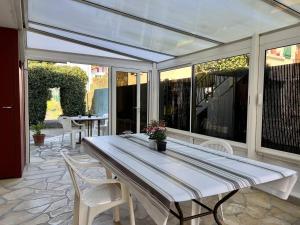 Cambo-les-Bains : T1 Bis rénové avec terrasse, Wi-Fi, pour 2 personnes - FR-1-495-93