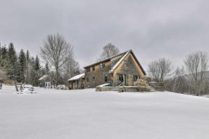 Upscale Montgomery Cabin, Near Jay Peak Resort!