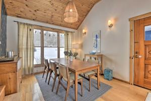 Upscale Montgomery Cabin, Near Jay Peak Resort!