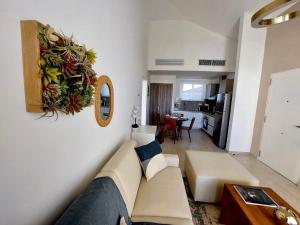 Unique Pool & Golf view retreat 1BR in Hard Rock