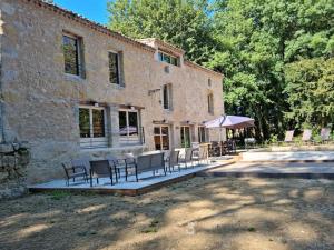 Villas Magnifique villa en pierre avec piscine : photos des chambres