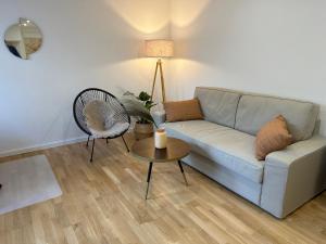 BLISS - Arbeitsplatz, Docking Station, Netflix