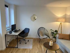 BLISS - Arbeitsplatz, Docking Station, Netflix