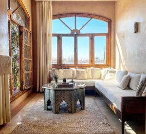 Jenan Mayshad Marrakech, Luxurious Private Domaine with Pool and Padel Court