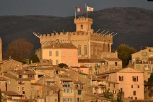 Maison de village Haut-de-Cagnes avec vue mer