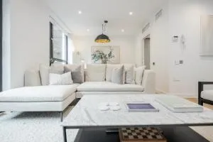 Luxury Central Mayfair Townhouse with A/C 3BR 3BA - St James's