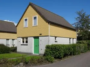 Nice holiday home with sauna near beach - 韦默尔丁厄