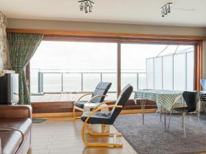 BEL AIR HOLIDAY - Spacious studio with very large terraces T216