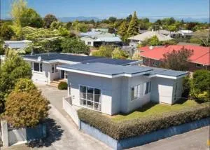 Large Bright Guest House - Riwaka