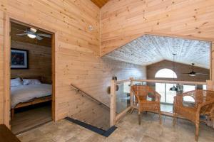 **WATERFRONT**BEAUTIFUL MODERN TOBERMORY COTTAGE
