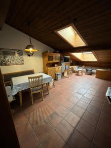 Dachgeschoss-Apartment in Skilift-Nähe