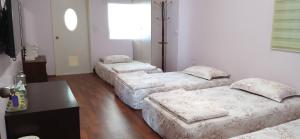 Phòng 4 Người Có Phòng Tắm (Quadruple Room with Bathroom)