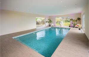 Maisons de vacances Awesome Home In La Gaude With Kitchen : photos des chambres