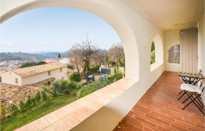 Maisons de vacances Awesome Home In La Gaude With Kitchen : photos des chambres