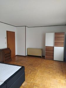 In Kadenbach, Schöne Ferienwohnung im ruhigen