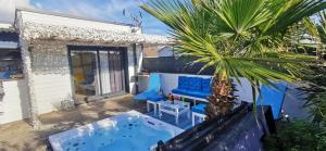 Appartements Studio tout equipe avec Terrasse Piscine chauffee et Jacuzzi : photos des chambres