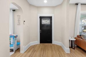 The Lakewood Belle: Family Friendly Home 10 minutes to Downtown!