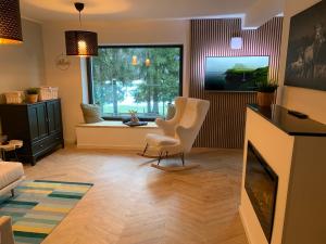 Pine Tree Holiday House 