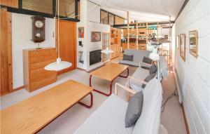 3 Bedroom Cozy Home In Samsø