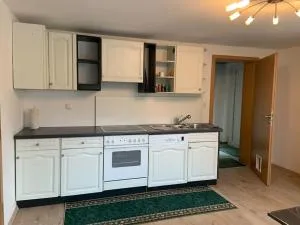 Schöne moderne & rustikale Einliegerwohnung mit Küche - 施兰贝格