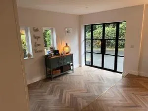 Beautiful 5 bedroom home ideal for large groups - Ryde