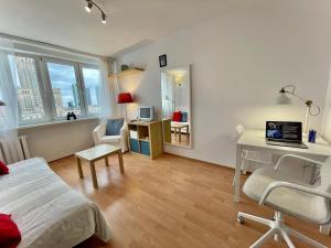 PALACE 4 WiFi 65TV Netflix HBOGO Disney AppleTV