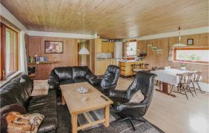 Awesome Home In Samsø With Kitchen