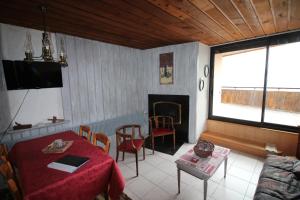 Praloup 1600 joli studio vue exceptionnelle