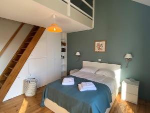 Villa Paulownia - à 1,2km des plages - tout confort au coeur du bourg