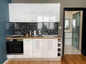 Cozy & Boho Top Center Apartment