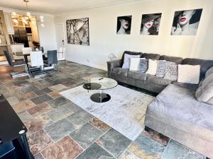 Luxury Beachfront Family-Friendly Condo