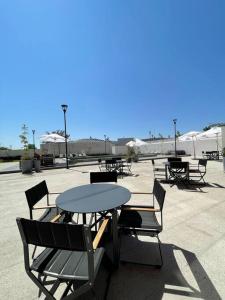 SWIMMING POOL, GYM, PADDLE COURT