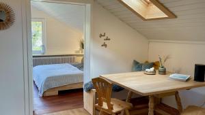 Quiet 2 room garden loft with terrace