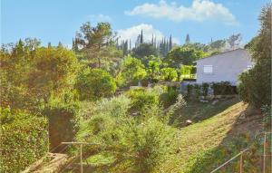 Maisons de vacances Nice Home In Grasse With Wifi : photos des chambres