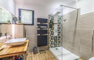 Maisons de vacances Nice Home In Grasse With Wifi : photos des chambres