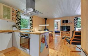 Beautiful Home In Toftlund With Wifi