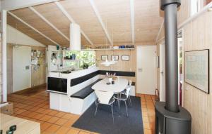 2 Bedroom Lovely Home In Samsø