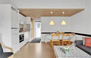 1 Bedroom Cozy Home In Humble